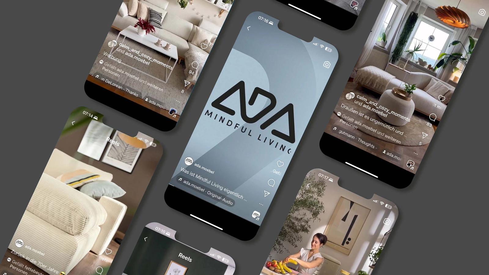 Hier sieht man die ADA Webiste im Mobile Format auf verschiedenen Handybildschirmen.